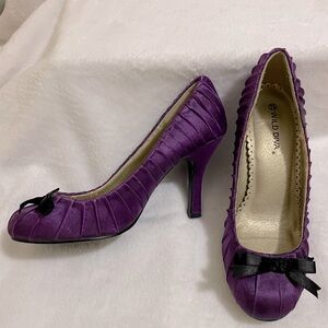 Purple Heels with bows - size 7.5